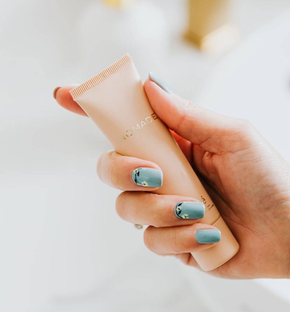 What Is The Traditional First Anniversary Gift?